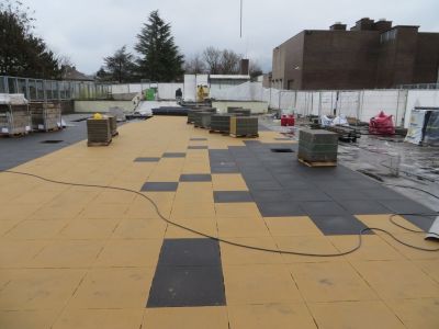 Renovatie van dakterras psychiatrisch ziekenhuis in Luik met Drenoliet® tegels